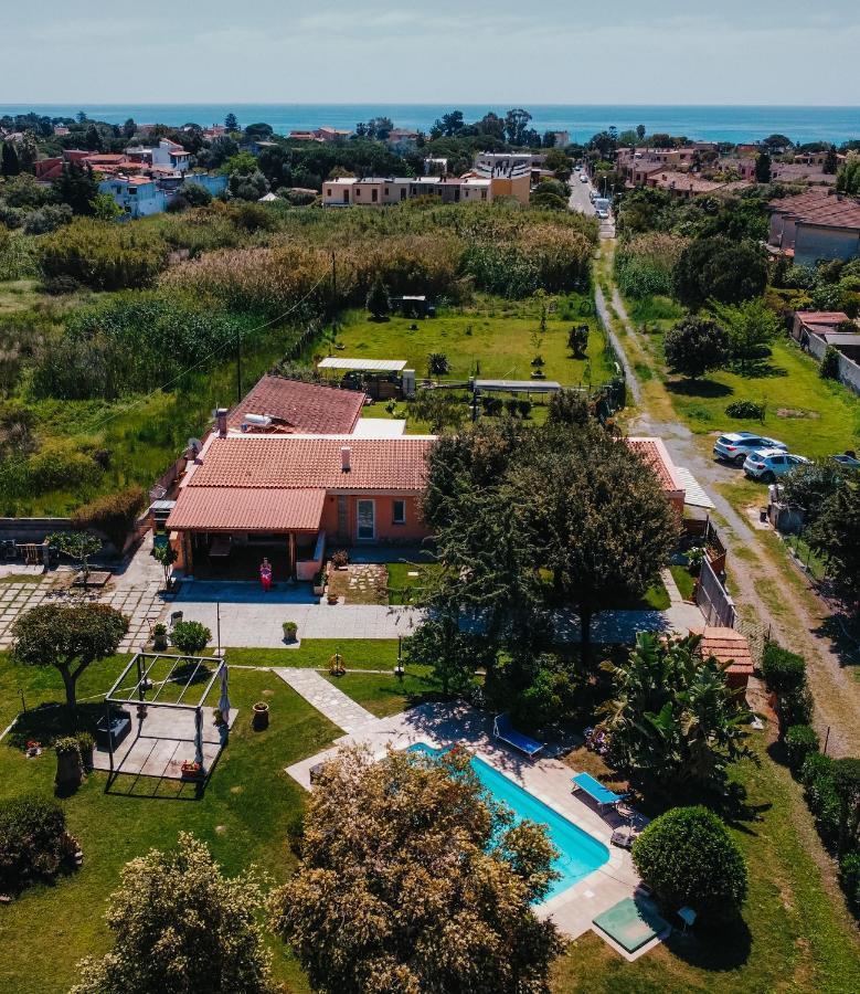 Tra Terra E Mare Hotel Flumini di Quartu Exterior foto